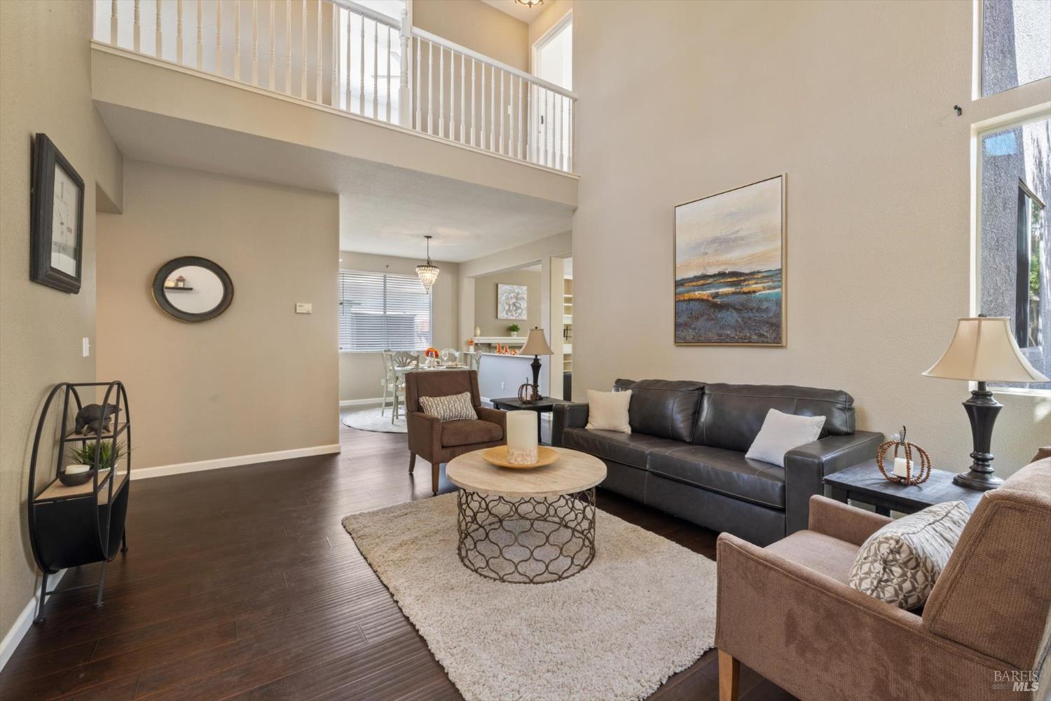 Detail Gallery Image 9 of 49 For 925 Cloverbrook Cir, Vacaville,  CA 95687 - 4 Beds | 3 Baths