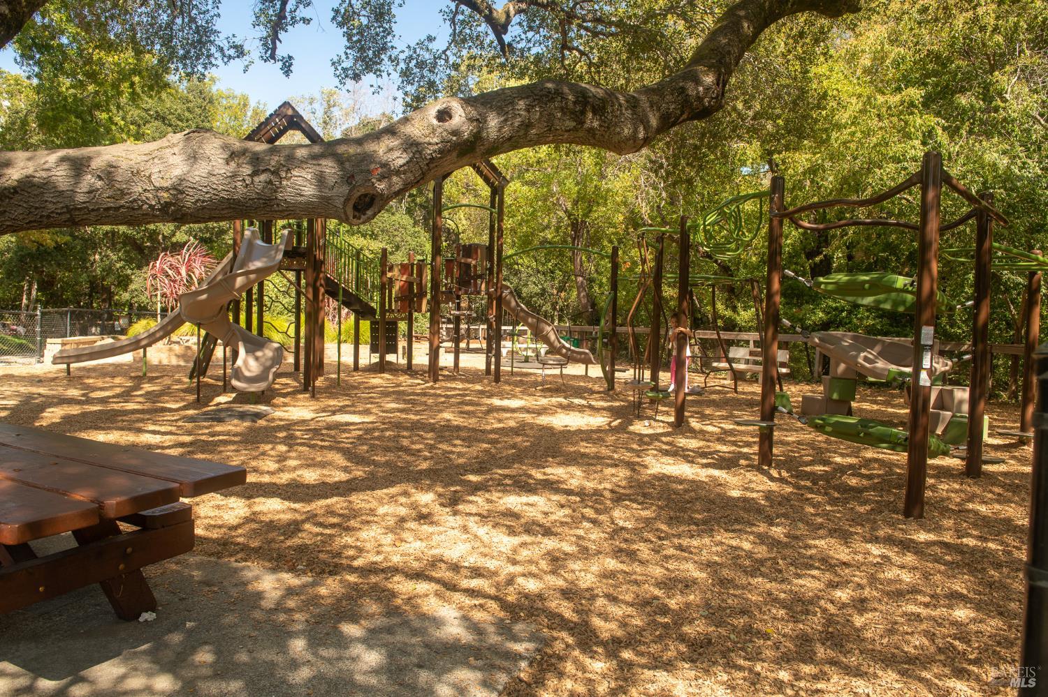 Detail Gallery Image 37 of 38 For 181 Lucas Park Dr, San Rafael,  CA 94903 - 3 Beds | 2 Baths