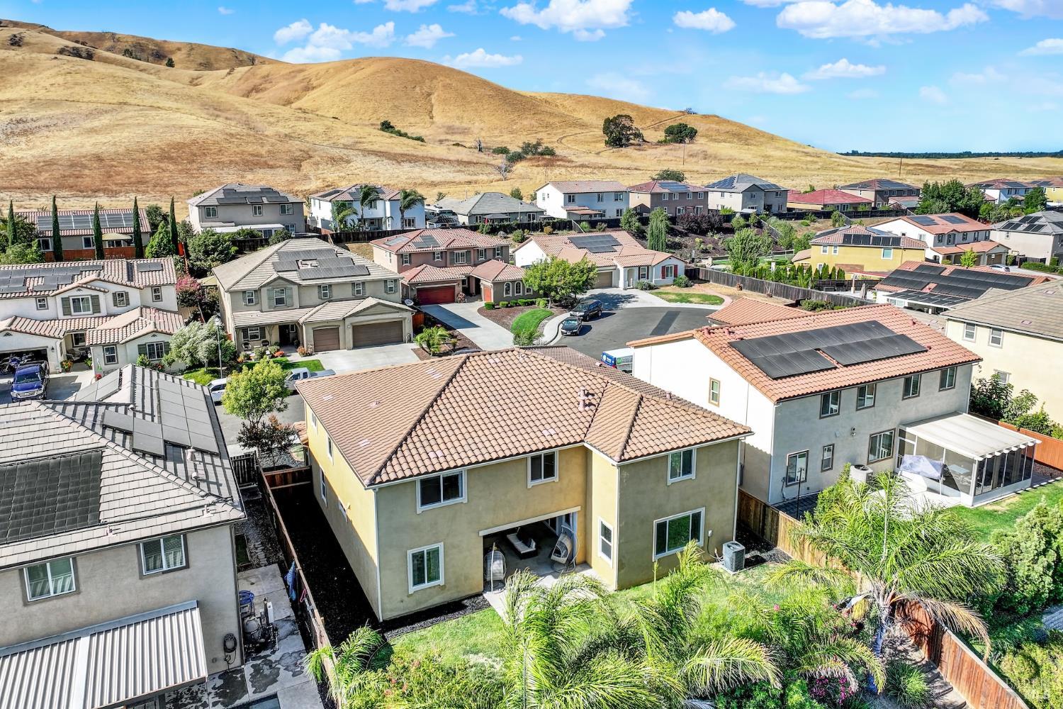 Detail Gallery Image 72 of 82 For 2437 Sanders Ln, Fairfield,  CA 94533 - 5 Beds | 4 Baths