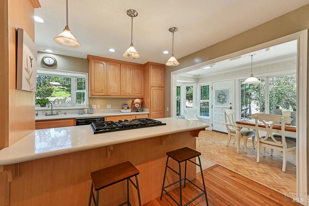 Detail Gallery Image 9 of 43 For 712 Bloomfield Rd, Sebastopol,  CA 95472 - 3 Beds | 3 Baths
