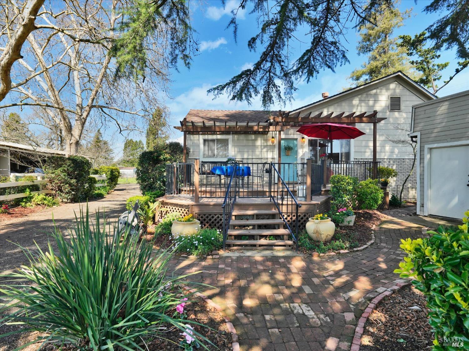 Detail Gallery Image 2 of 52 For 2060 Hagen Rd, Napa,  CA 94558 - 3 Beds | 2 Baths