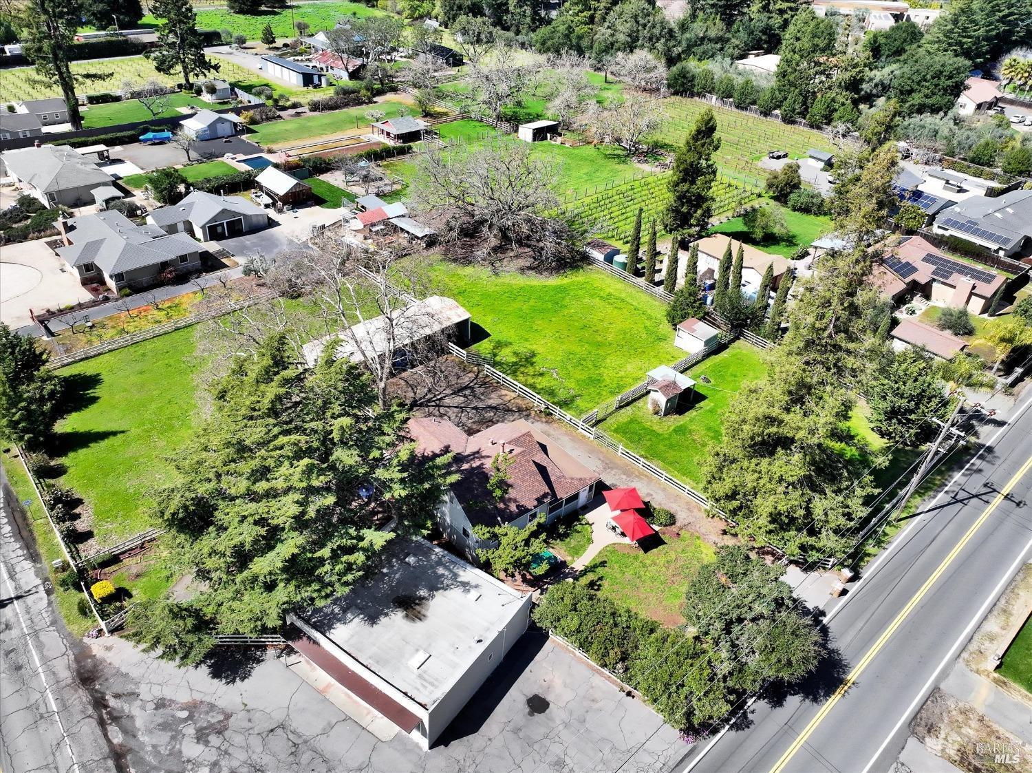 Detail Gallery Image 40 of 52 For 2060 Hagen Rd, Napa,  CA 94558 - 3 Beds | 2 Baths