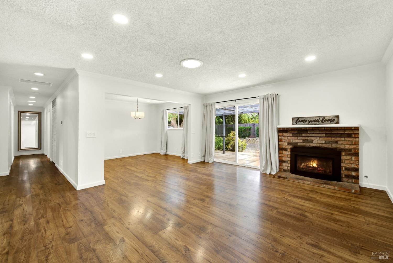 Detail Gallery Image 16 of 41 For 1121 Creekside Dr, Vacaville,  CA 95687 - 3 Beds | 2 Baths
