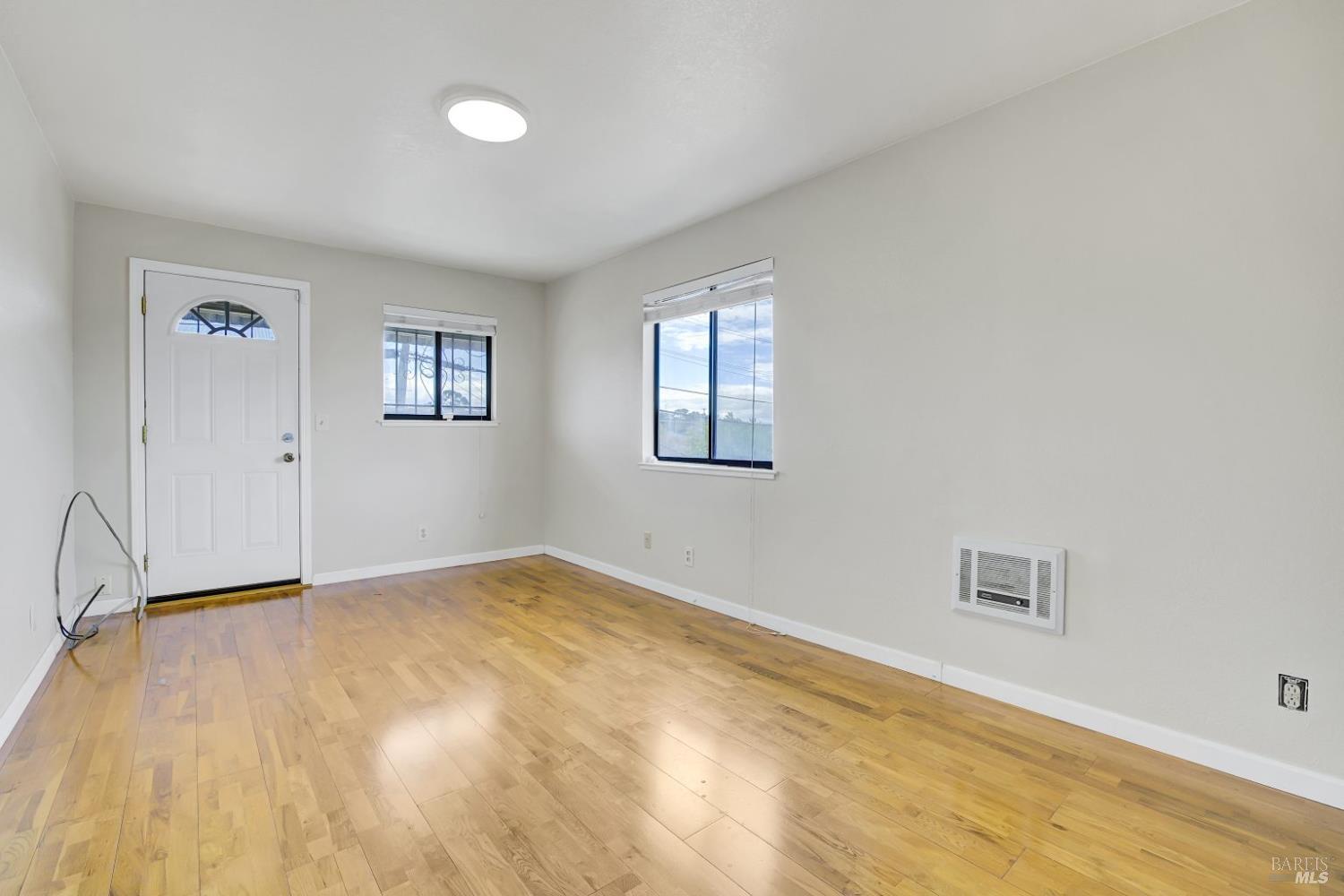 Detail Gallery Image 33 of 56 For 129 Violet Dr, Vallejo,  CA 94589 - 6 Beds | 4 Baths