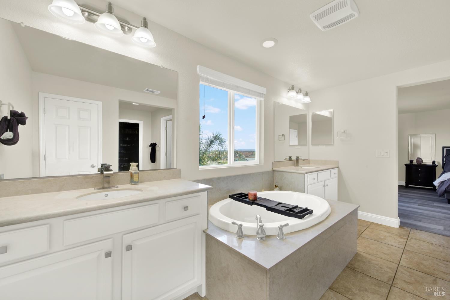 Detail Gallery Image 60 of 82 For 2437 Sanders Ln, Fairfield,  CA 94533 - 5 Beds | 4 Baths
