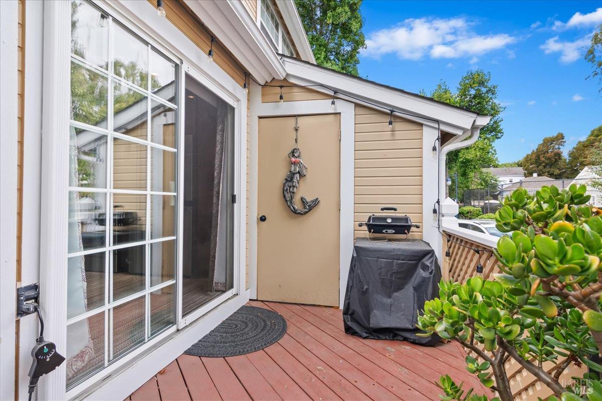Detail Gallery Image 27 of 30 For 397 E 2nd St, Benicia,  CA 94510 - 3 Beds | 2/1 Baths