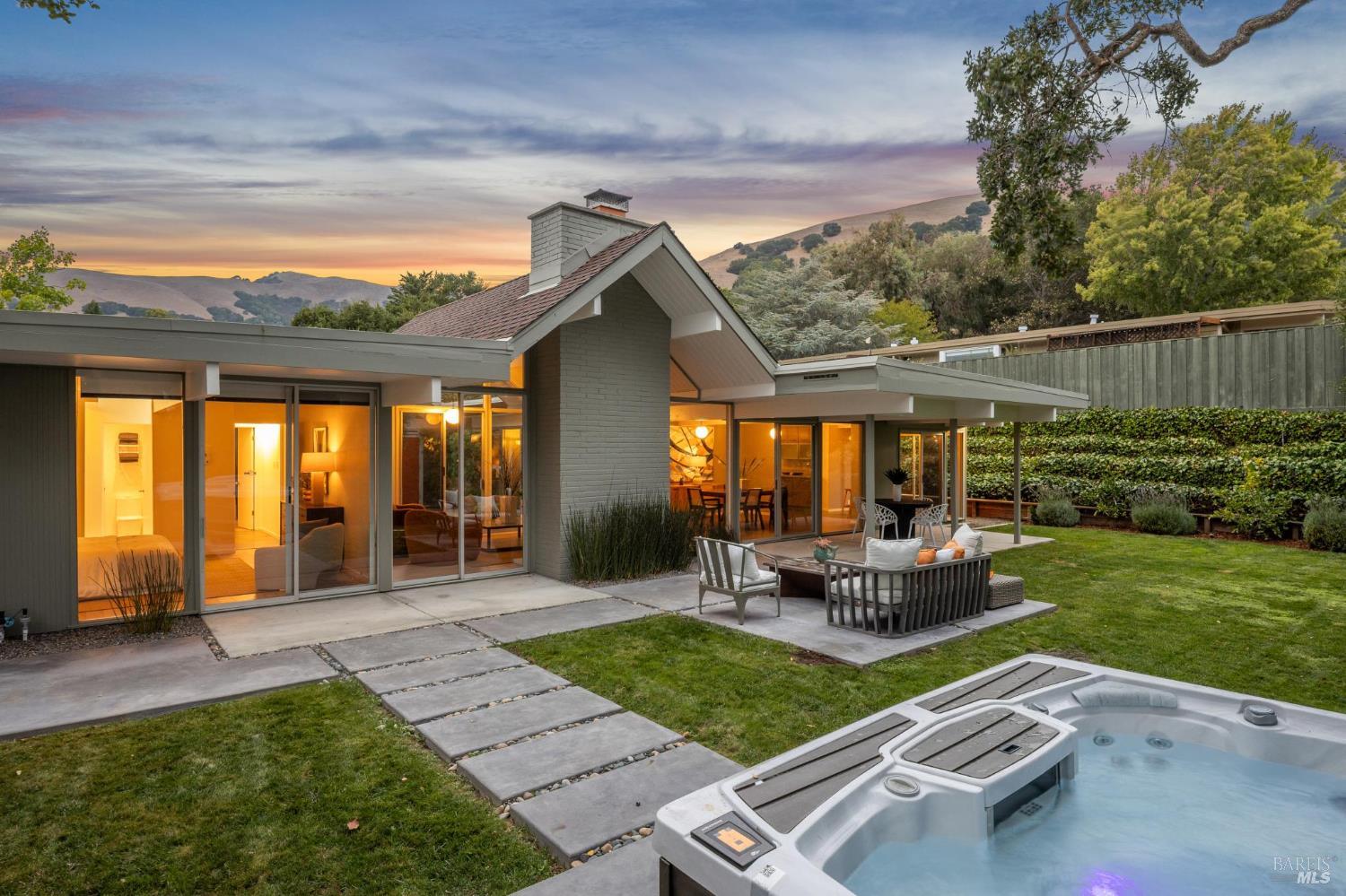 Detail Gallery Image 60 of 61 For 100 Mount Lyell Dr, San Rafael,  CA 94903 - 5 Beds | 2 Baths