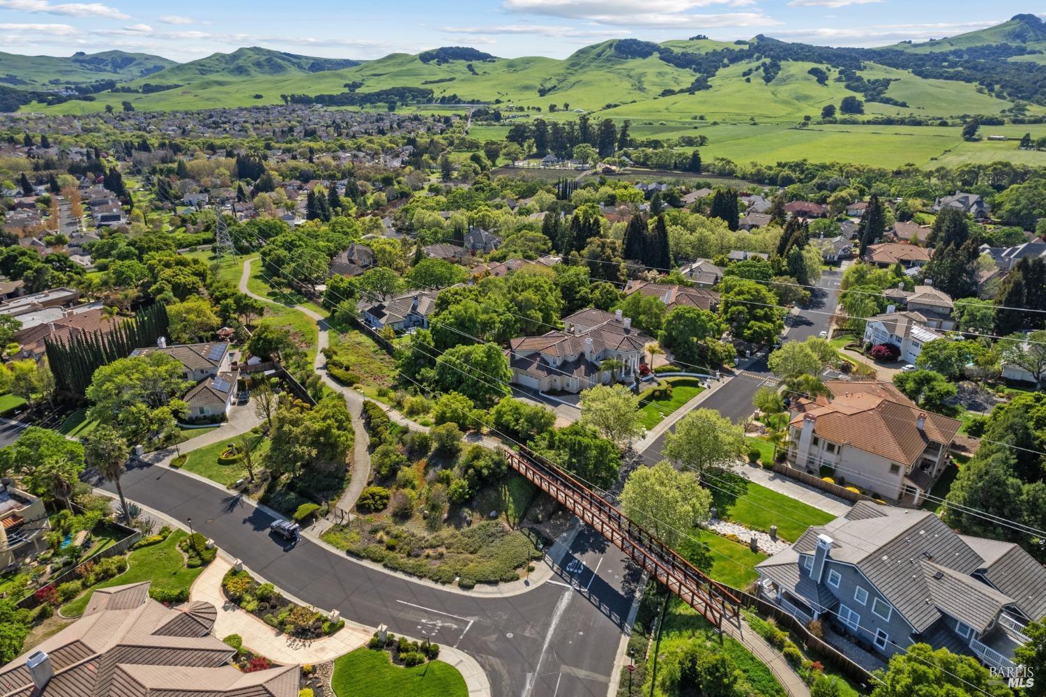 Detail Gallery Image 7 of 19 For 746 Bridle Ridge Ct, Fairfield,  CA 94534 - – Beds | – Baths