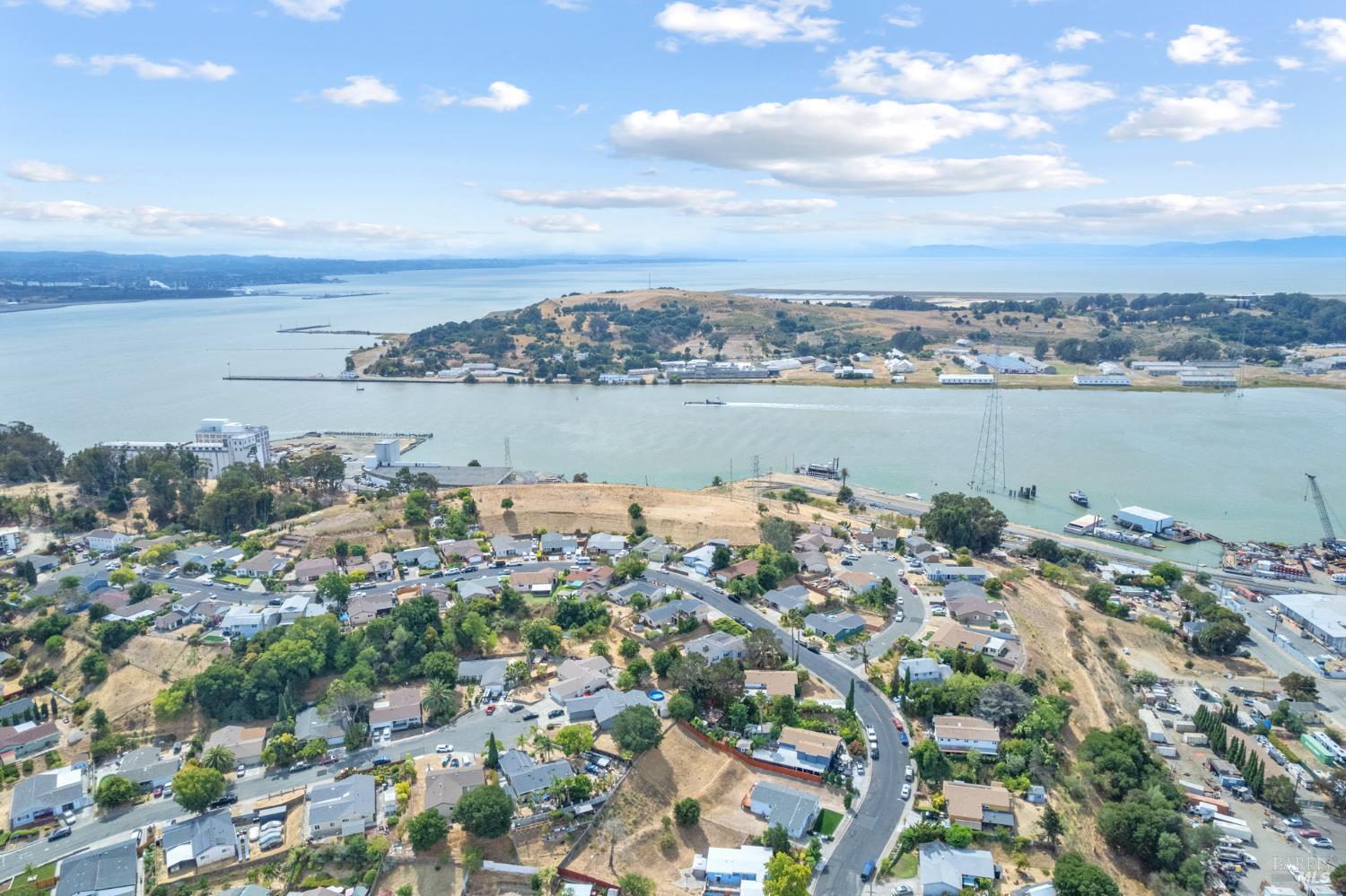 Detail Gallery Image 25 of 34 For 392 Winchester St, Vallejo,  CA 94590 - 4 Beds | 2 Baths