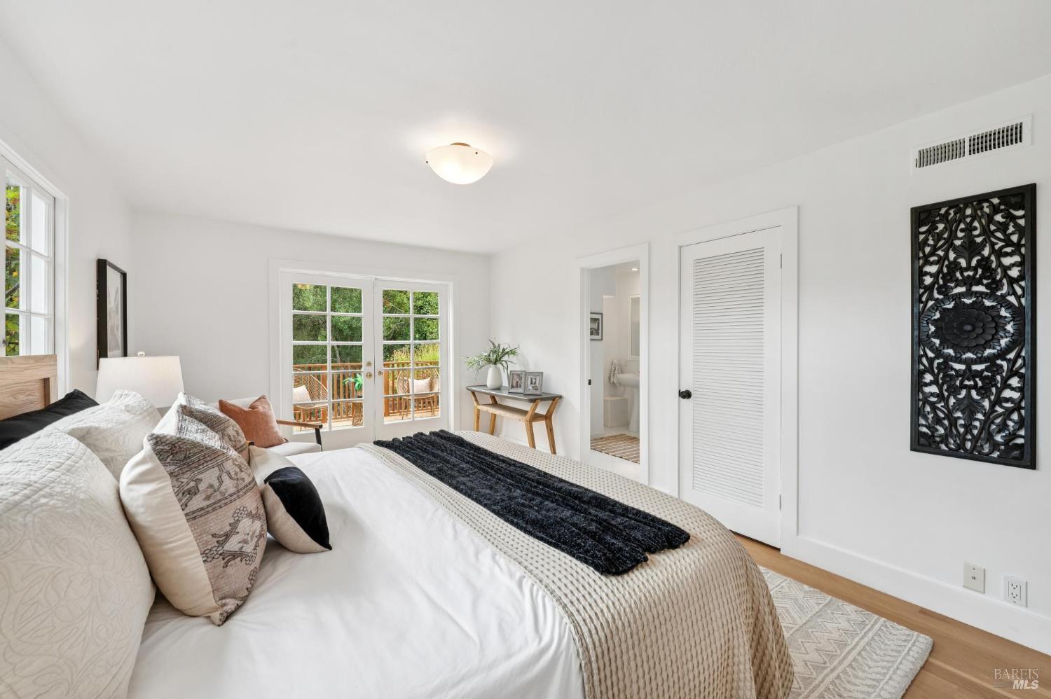 Detail Gallery Image 30 of 78 For 125 Oak Ave, San Anselmo,  CA 94960 - 5 Beds | 2/1 Baths