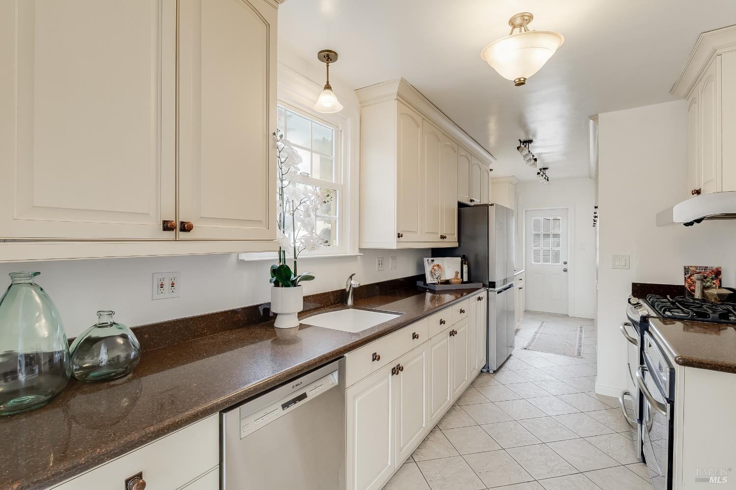 Detail Gallery Image 18 of 55 For 126 Carroll St, Vallejo,  CA 94590 - 4 Beds | 2 Baths
