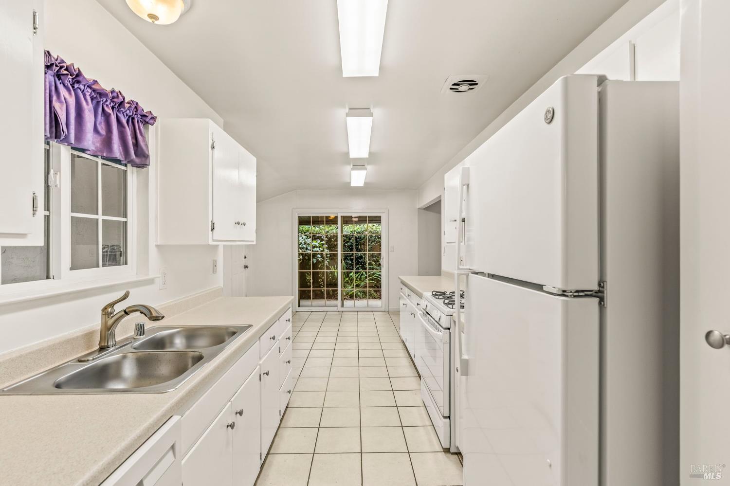 Detail Gallery Image 9 of 34 For 3173 Kingston Ave, Napa,  CA 94559 - 3 Beds | 1 Baths