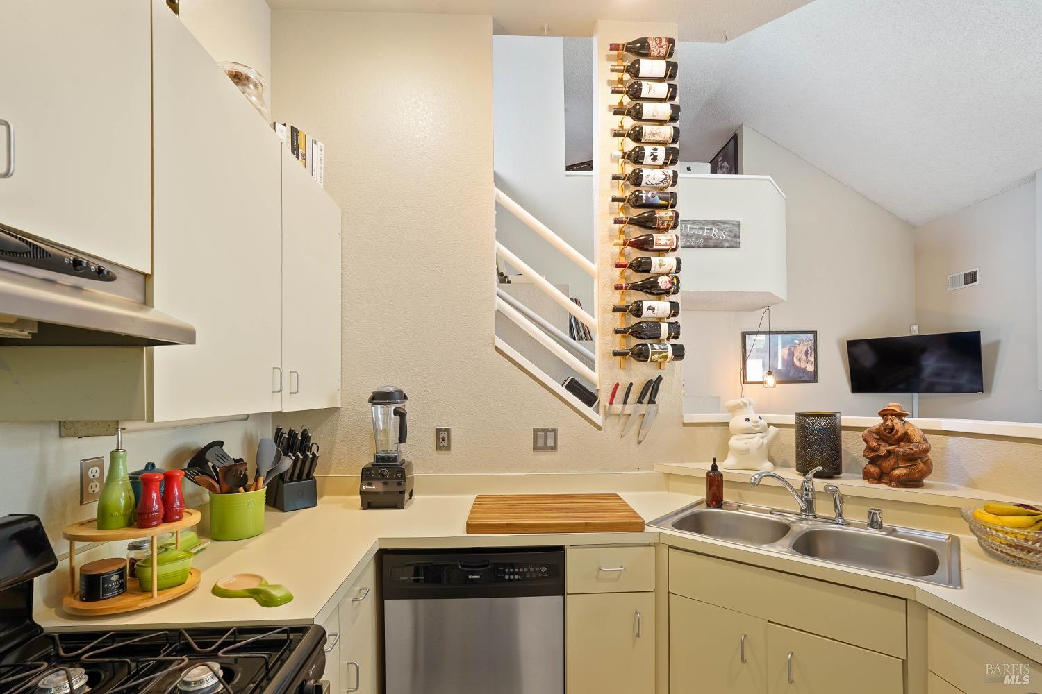 Detail Gallery Image 13 of 41 For 416 Lighthouse Ct, Hercules,  CA 94547 - 2 Beds | 2 Baths
