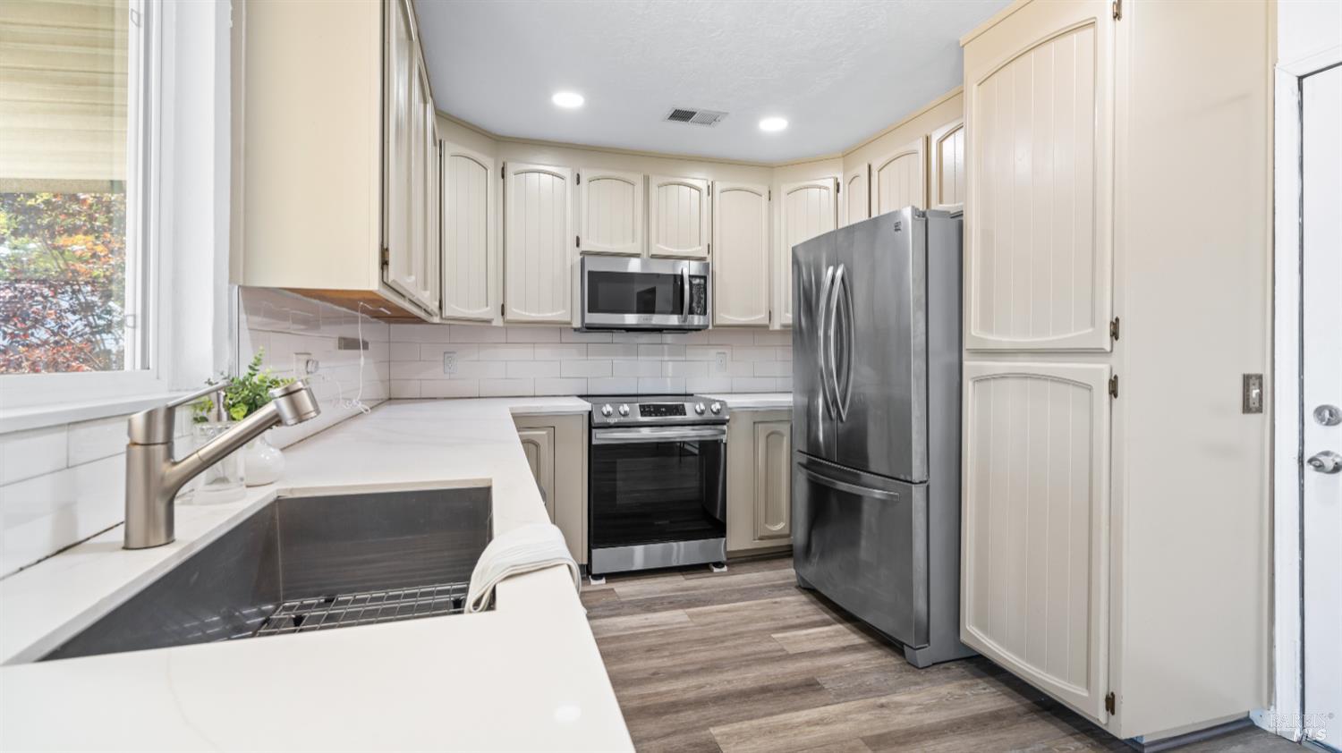Detail Gallery Image 14 of 32 For 133 Patrick Ct, Vallejo,  CA 94591 - 3 Beds | 2 Baths