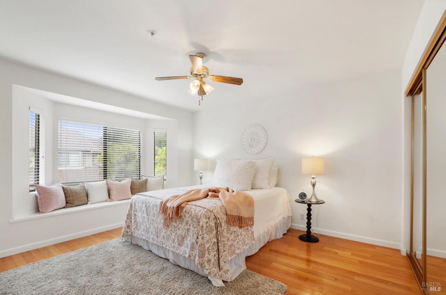 Detail Gallery Image 16 of 33 For 3202 Villa Ln, Napa,  CA 94558 - 2 Beds | 2/1 Baths