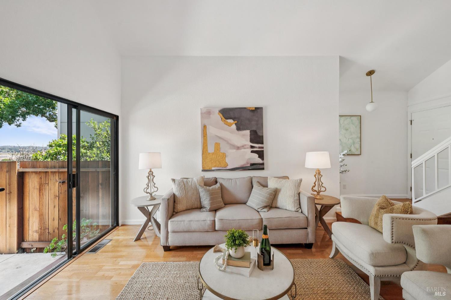 Detail Gallery Image 22 of 29 For 5 Briarwood Ct, Novato,  CA 94947 - 3 Beds | 2/1 Baths