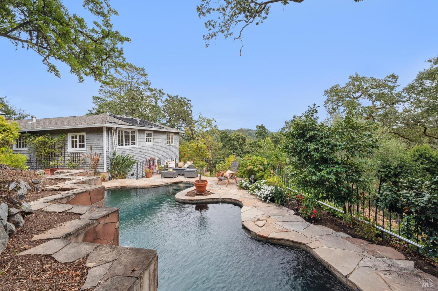 Detail Gallery Image 51 of 78 For 125 Oak Ave, San Anselmo,  CA 94960 - 5 Beds | 2/1 Baths