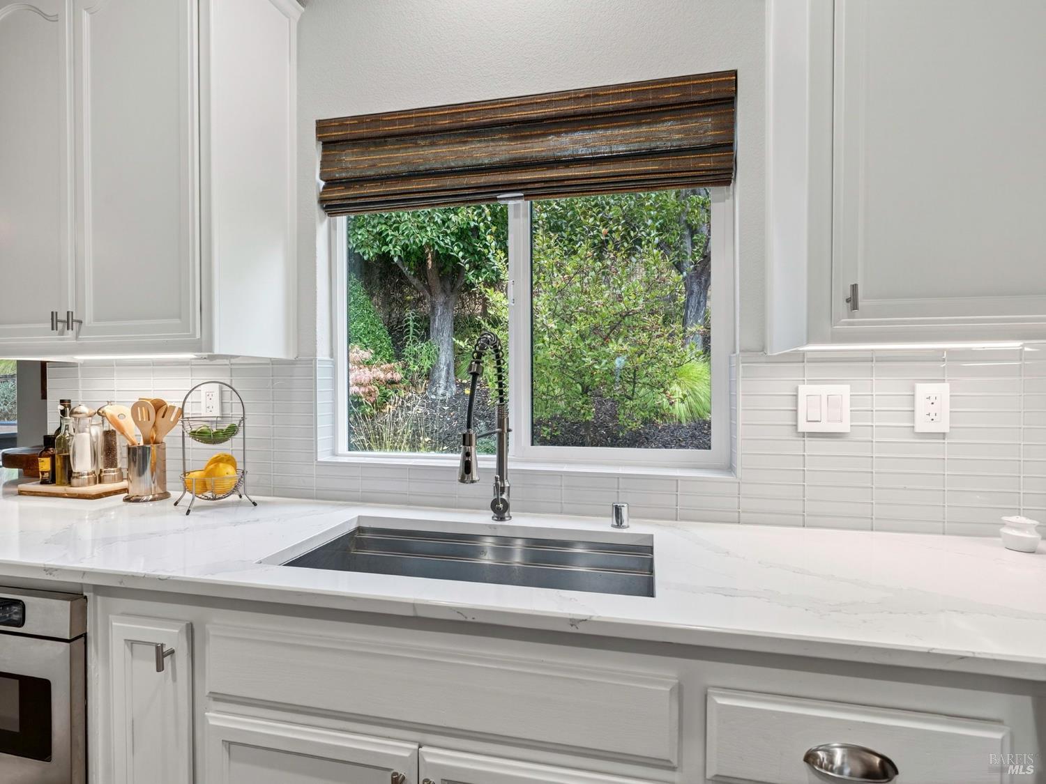 Detail Gallery Image 13 of 38 For 143 Village Oaks Ct, Healdsburg,  CA 95448 - 3 Beds | 2 Baths