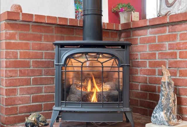 Detail Gallery Image 14 of 58 For 1369 Tilton Rd, Sebastopol,  CA 95472 - 2 Beds | 1 Baths