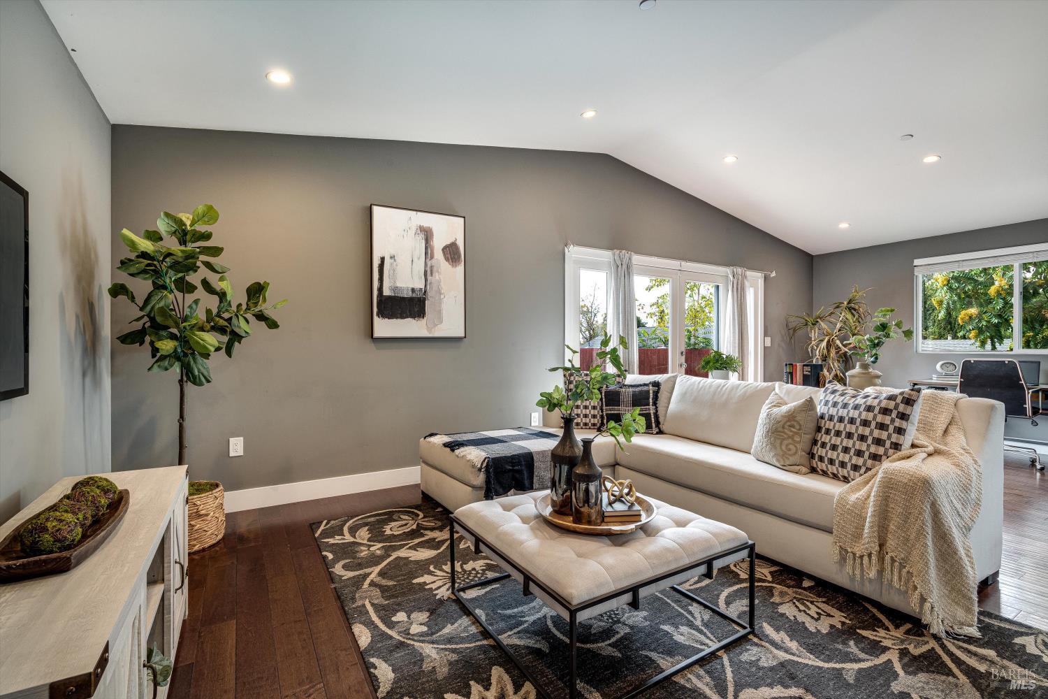 Detail Gallery Image 28 of 56 For 15 Julian Ave, Napa,  CA 94559 - 4 Beds | 2 Baths