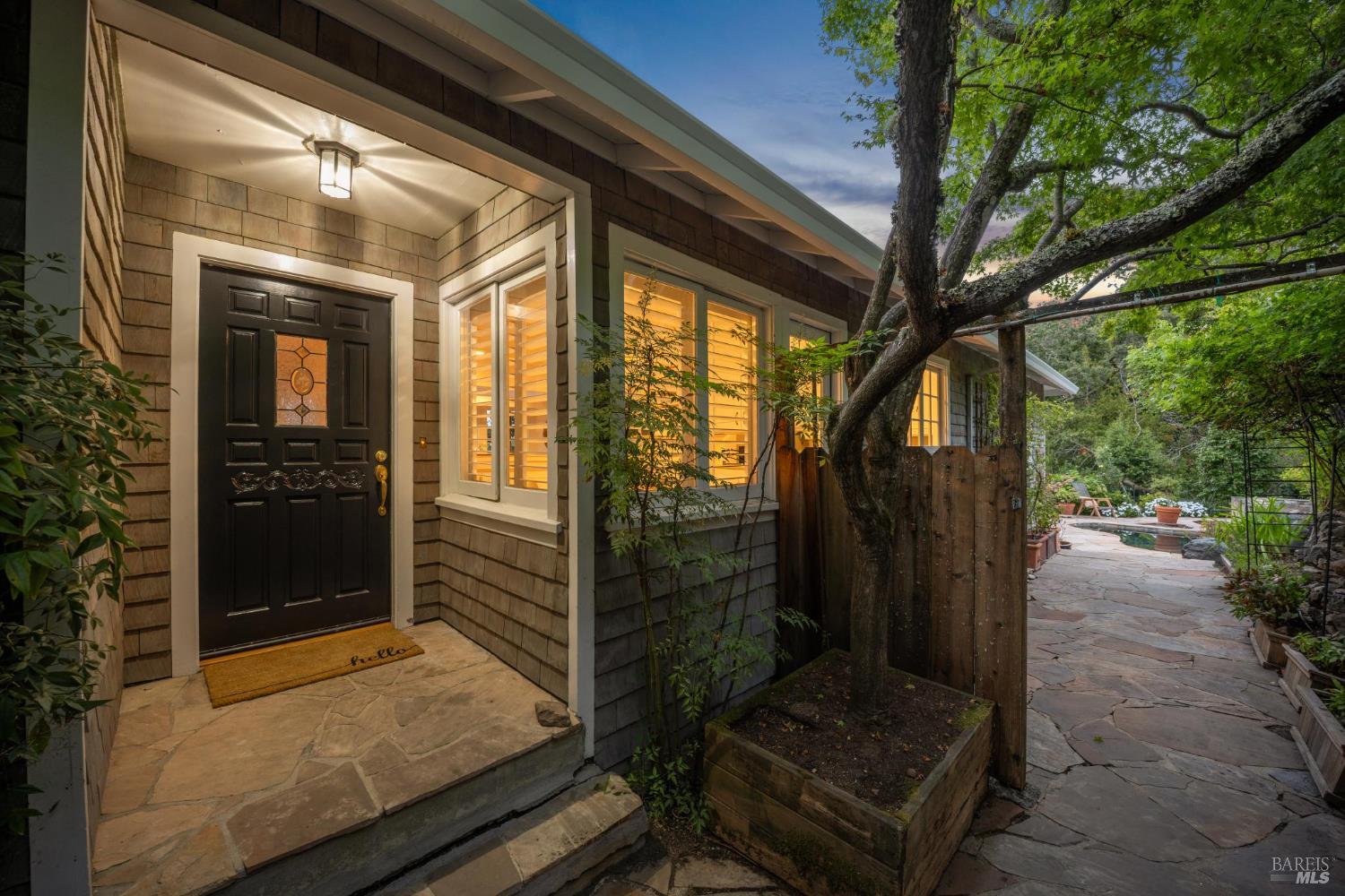 Detail Gallery Image 57 of 78 For 125 Oak Ave, San Anselmo,  CA 94960 - 5 Beds | 2/1 Baths