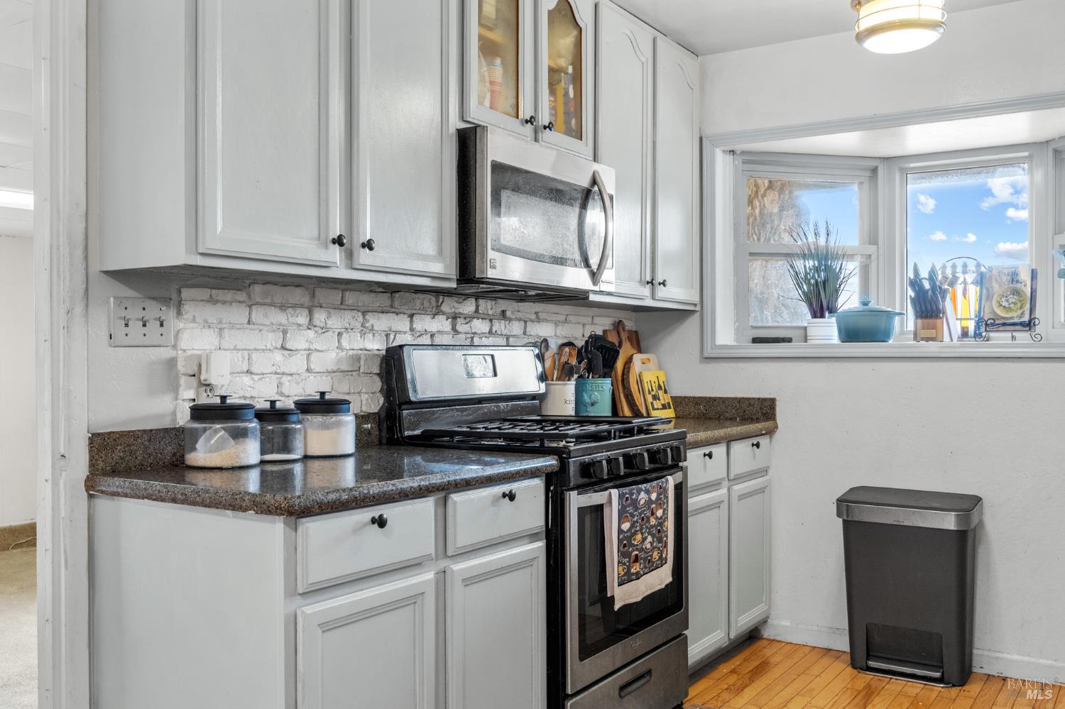 Detail Gallery Image 3 of 34 For 392 Winchester St, Vallejo,  CA 94590 - 4 Beds | 2 Baths