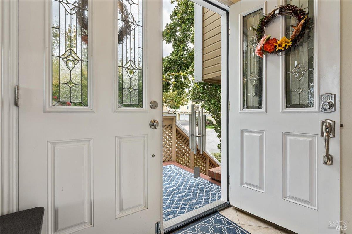 Detail Gallery Image 4 of 30 For 397 E 2nd St, Benicia,  CA 94510 - 3 Beds | 2/1 Baths