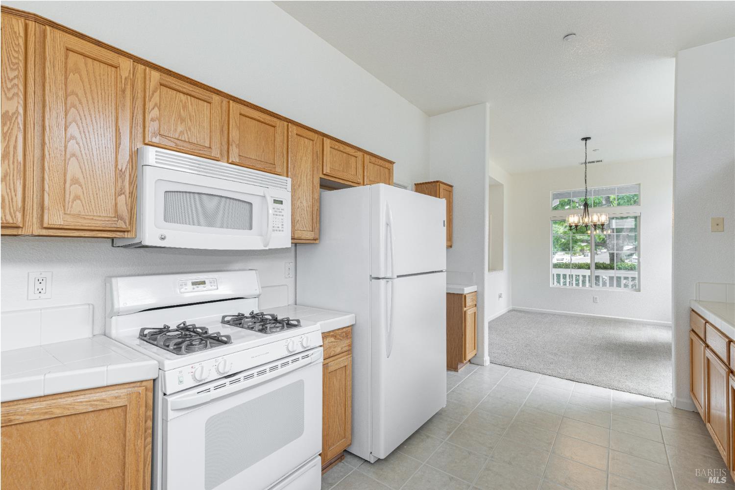 Detail Gallery Image 14 of 32 For 201 Spur Ridge Ln, Healdsburg,  CA 95448 - 3 Beds | 2 Baths