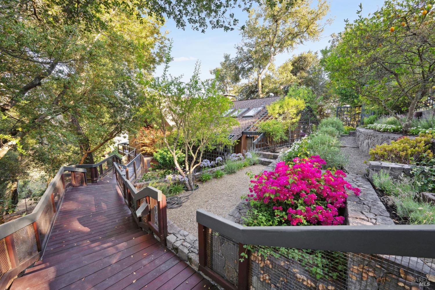 Detail Gallery Image 12 of 78 For 1090 Bart Rd, Sonoma,  CA 95476 - 3 Beds | 2/1 Baths