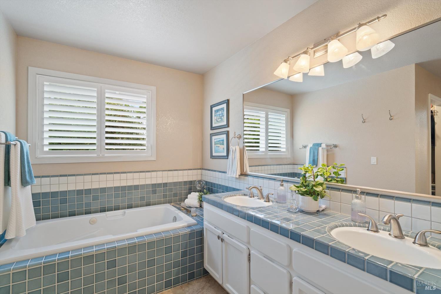 Detail Gallery Image 15 of 30 For 426 Secretariat Ct, Santa Rosa,  CA 95401 - 4 Beds | 2/1 Baths