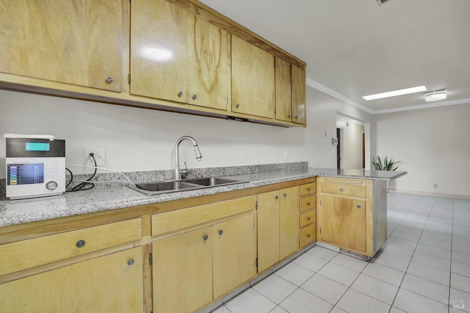 Detail Gallery Image 13 of 56 For 129 Violet Dr, Vallejo,  CA 94589 - 6 Beds | 4 Baths