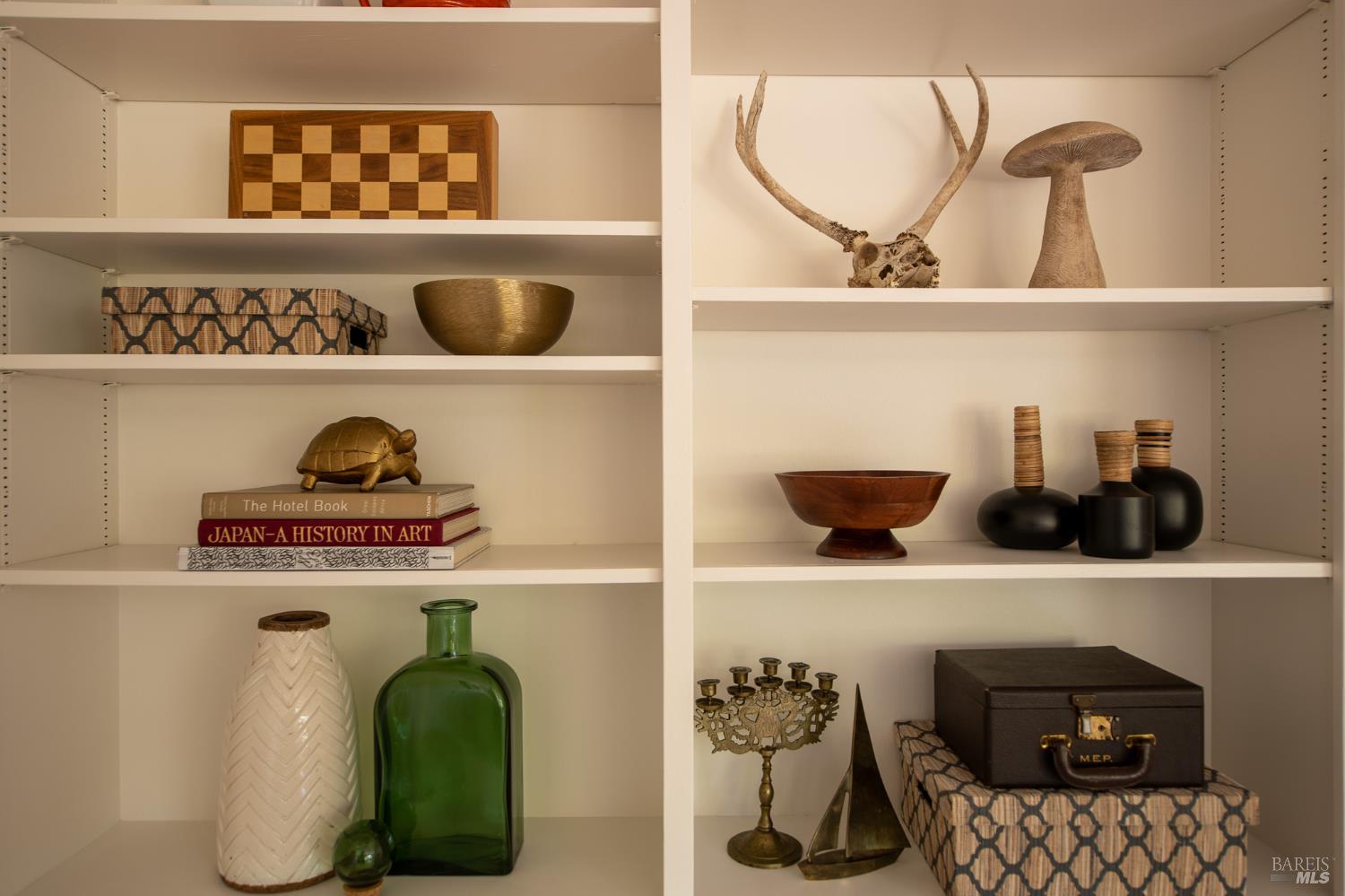 Detail Gallery Image 32 of 38 For 181 Lucas Park Dr, San Rafael,  CA 94903 - 3 Beds | 2 Baths