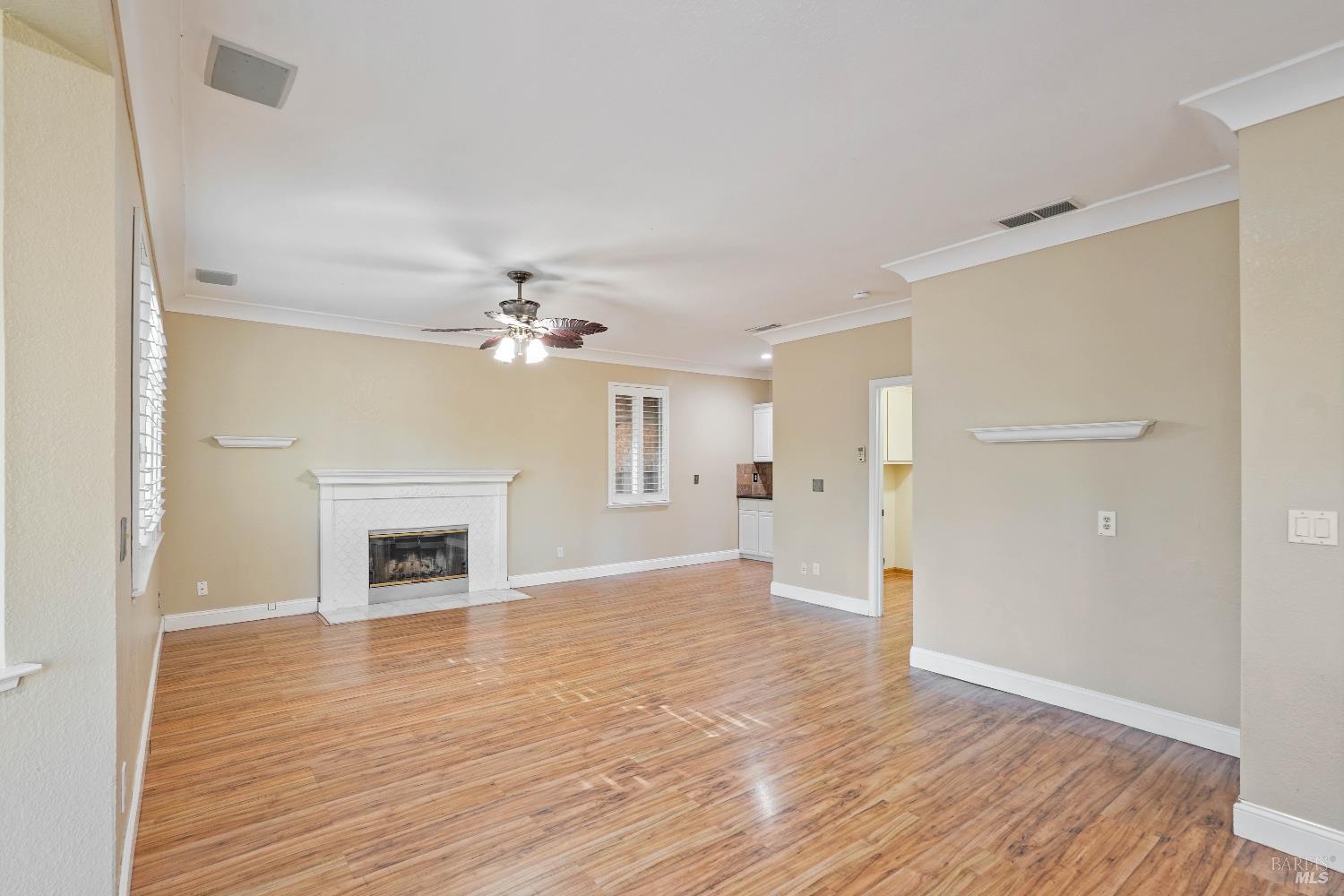 Detail Gallery Image 22 of 59 For 606 Roscommon Pl, Vacaville,  CA 95688 - 3 Beds | 2/1 Baths