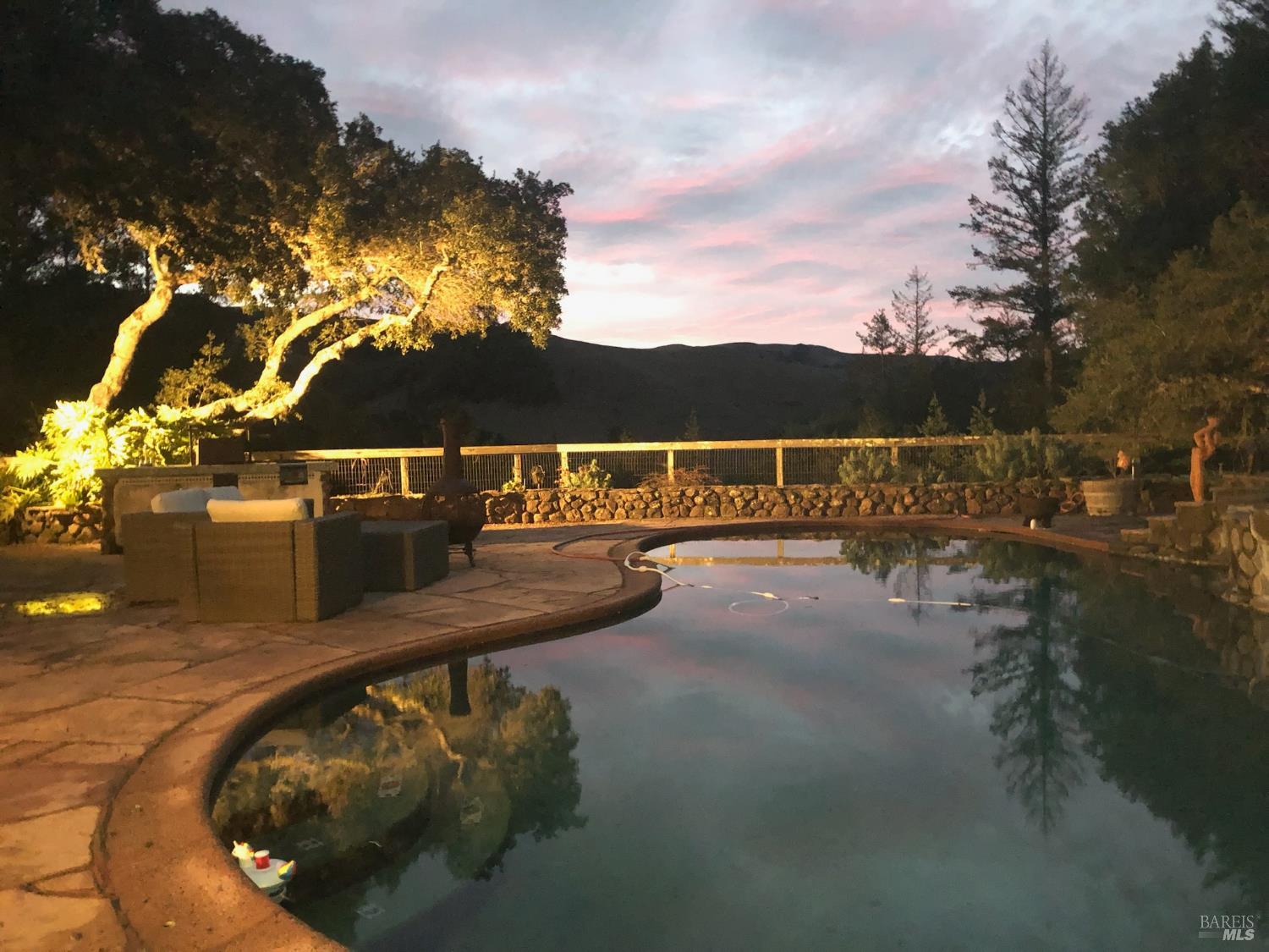 Detail Gallery Image 11 of 94 For 48 Los Pinos Spur Unkn, Nicasio,  CA 94946 - 7 Beds | 5 Baths