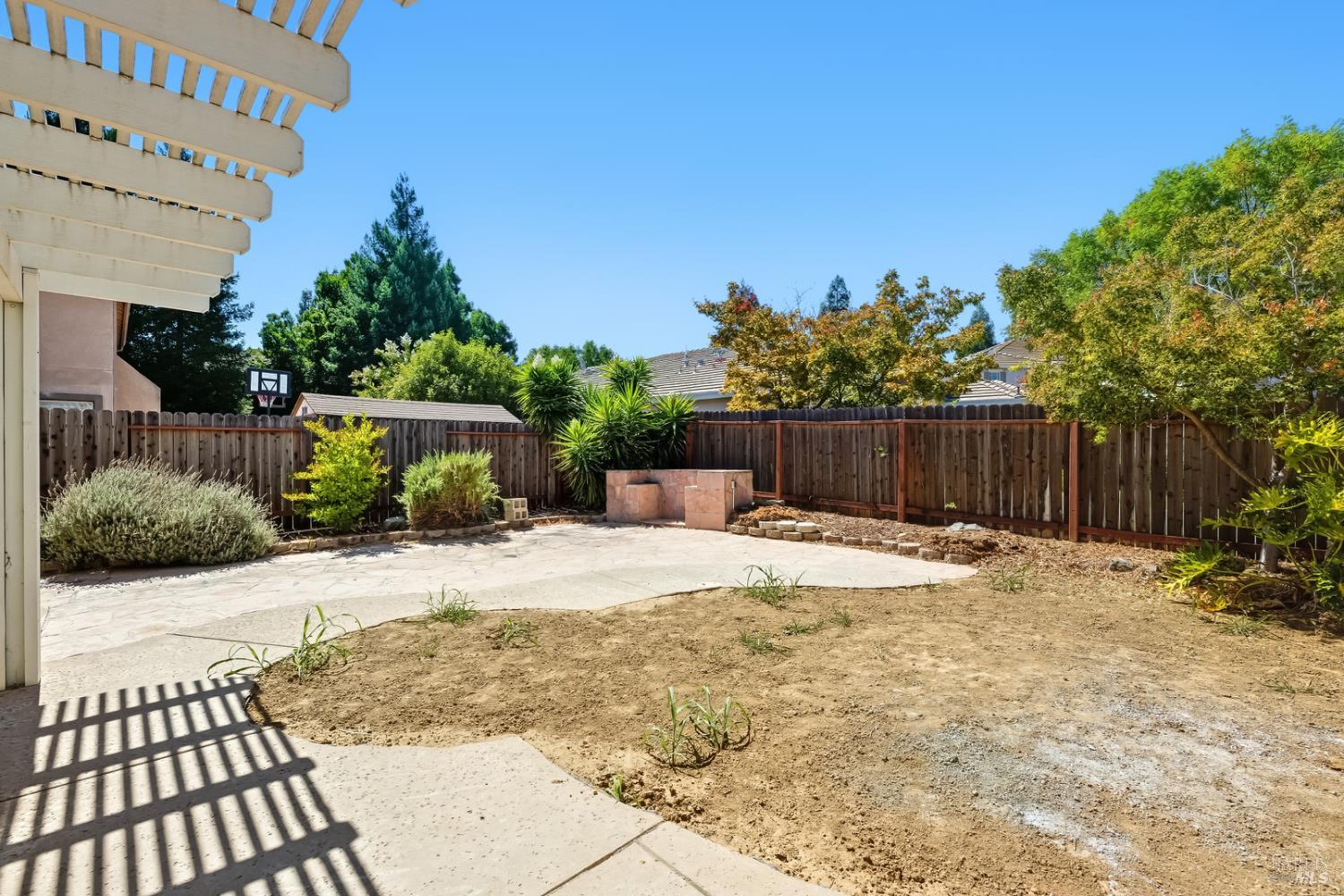 Detail Gallery Image 38 of 52 For 1012 Hickock Dr, Vacaville,  CA 95687 - 4 Beds | 3 Baths