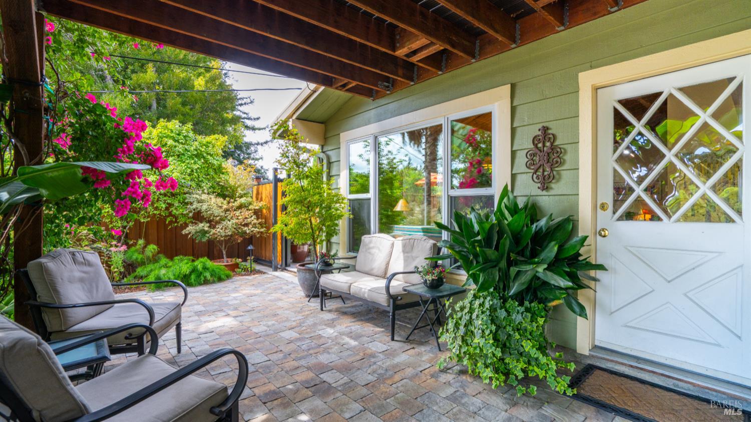 Detail Gallery Image 3 of 61 For 1453 E 4th St, Benicia,  CA 94510 - 4 Beds | 3 Baths