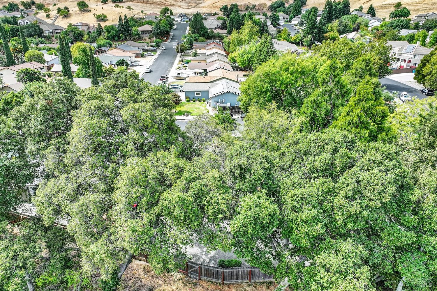 Detail Gallery Image 40 of 41 For 1121 Creekside Dr, Vacaville,  CA 95687 - 3 Beds | 2 Baths