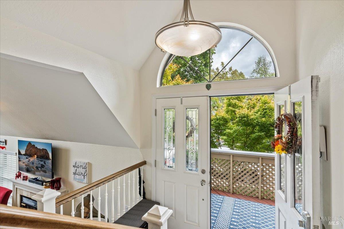 Detail Gallery Image 5 of 30 For 397 E 2nd St, Benicia,  CA 94510 - 3 Beds | 2/1 Baths