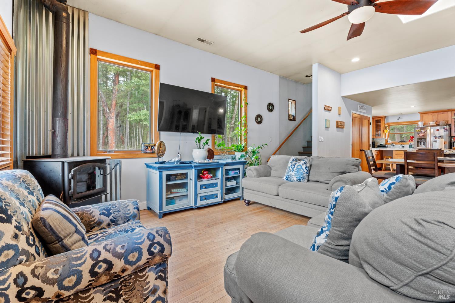 Detail Gallery Image 5 of 23 For 850 Minx Ct, Laytonville,  CA 95454 - 3 Beds | 2 Baths