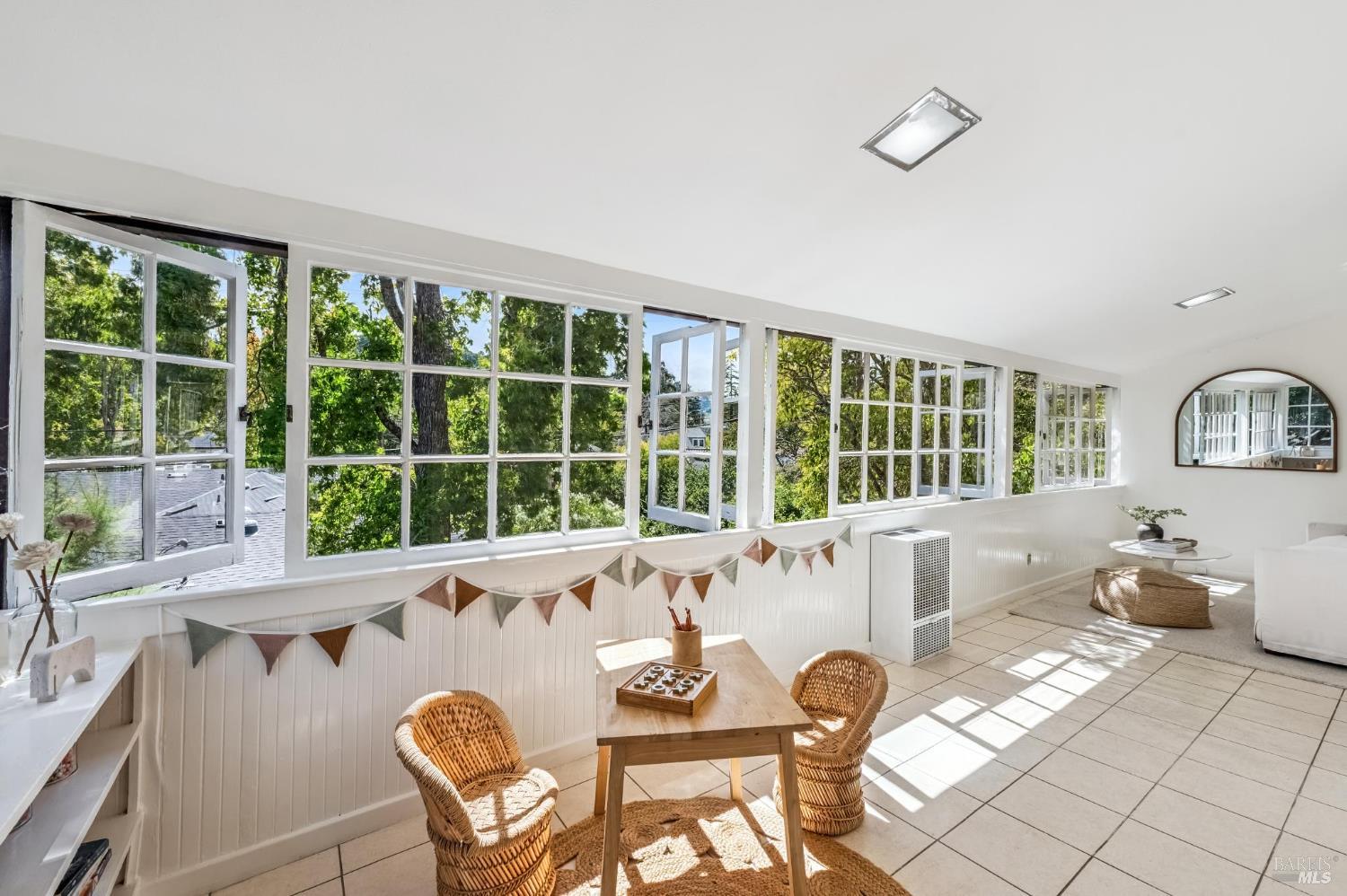 Detail Gallery Image 14 of 68 For 37 Rutherford Ave, San Anselmo,  CA 94960 - 4 Beds | 2 Baths