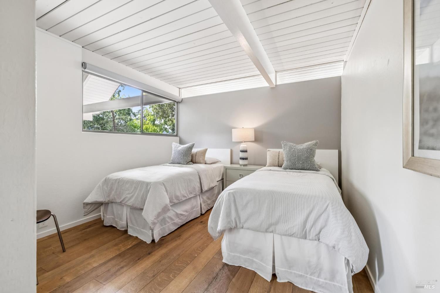Detail Gallery Image 37 of 61 For 100 Mount Lyell Dr, San Rafael,  CA 94903 - 5 Beds | 2 Baths