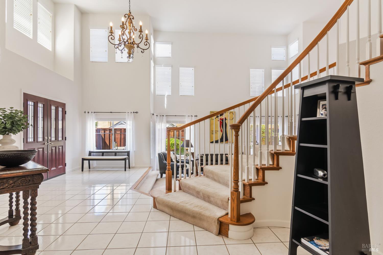 Detail Gallery Image 4 of 65 For 483 Panorama Dr, Benicia,  CA 94510 - 5 Beds | 3 Baths
