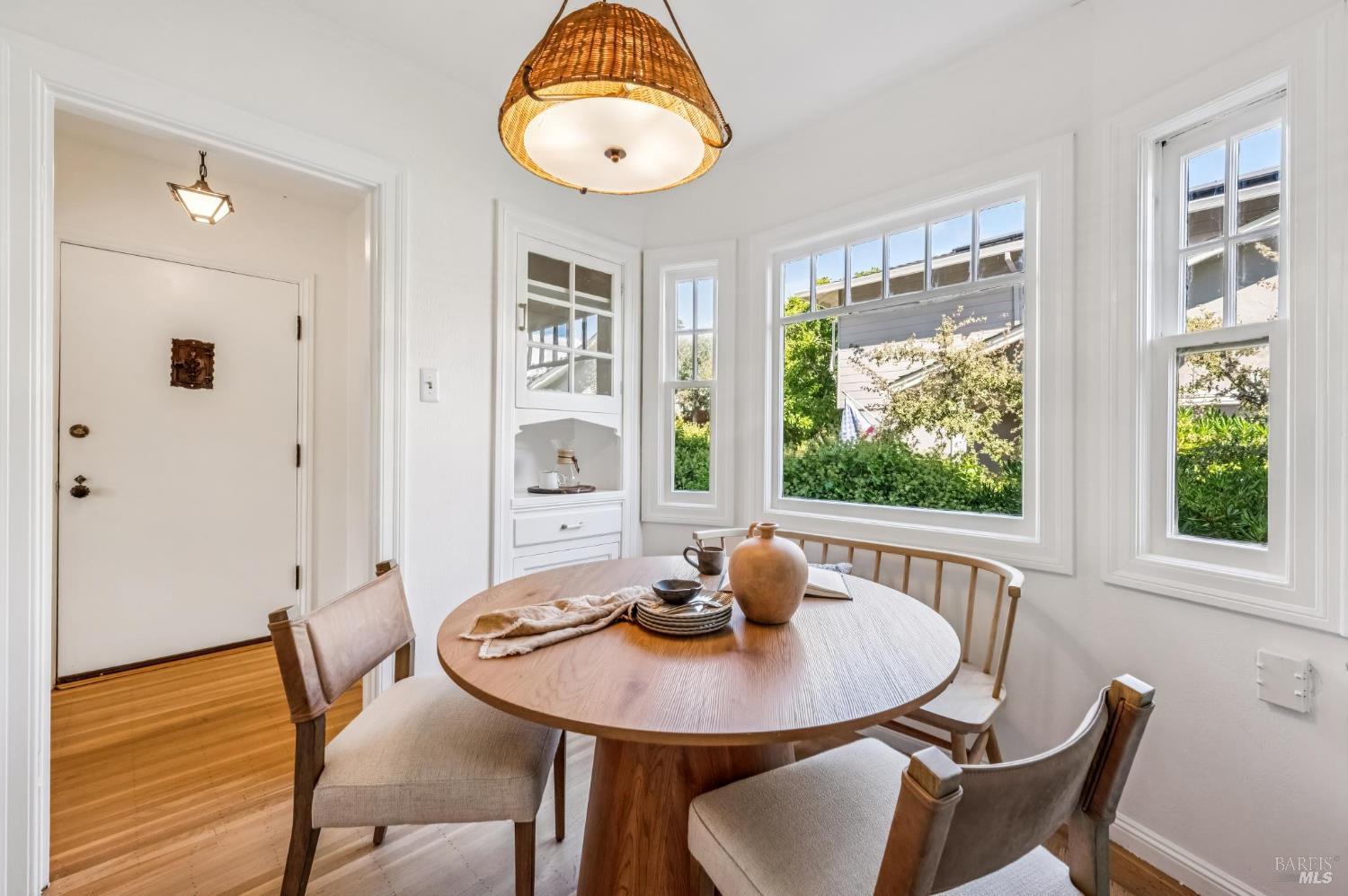 Detail Gallery Image 8 of 68 For 37 Rutherford Ave, San Anselmo,  CA 94960 - 4 Beds | 2 Baths