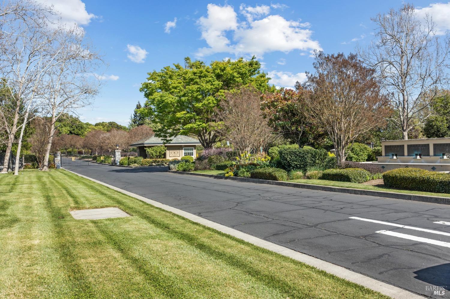 Detail Gallery Image 6 of 19 For 746 Bridle Ridge Ct, Fairfield,  CA 94534 - – Beds | – Baths