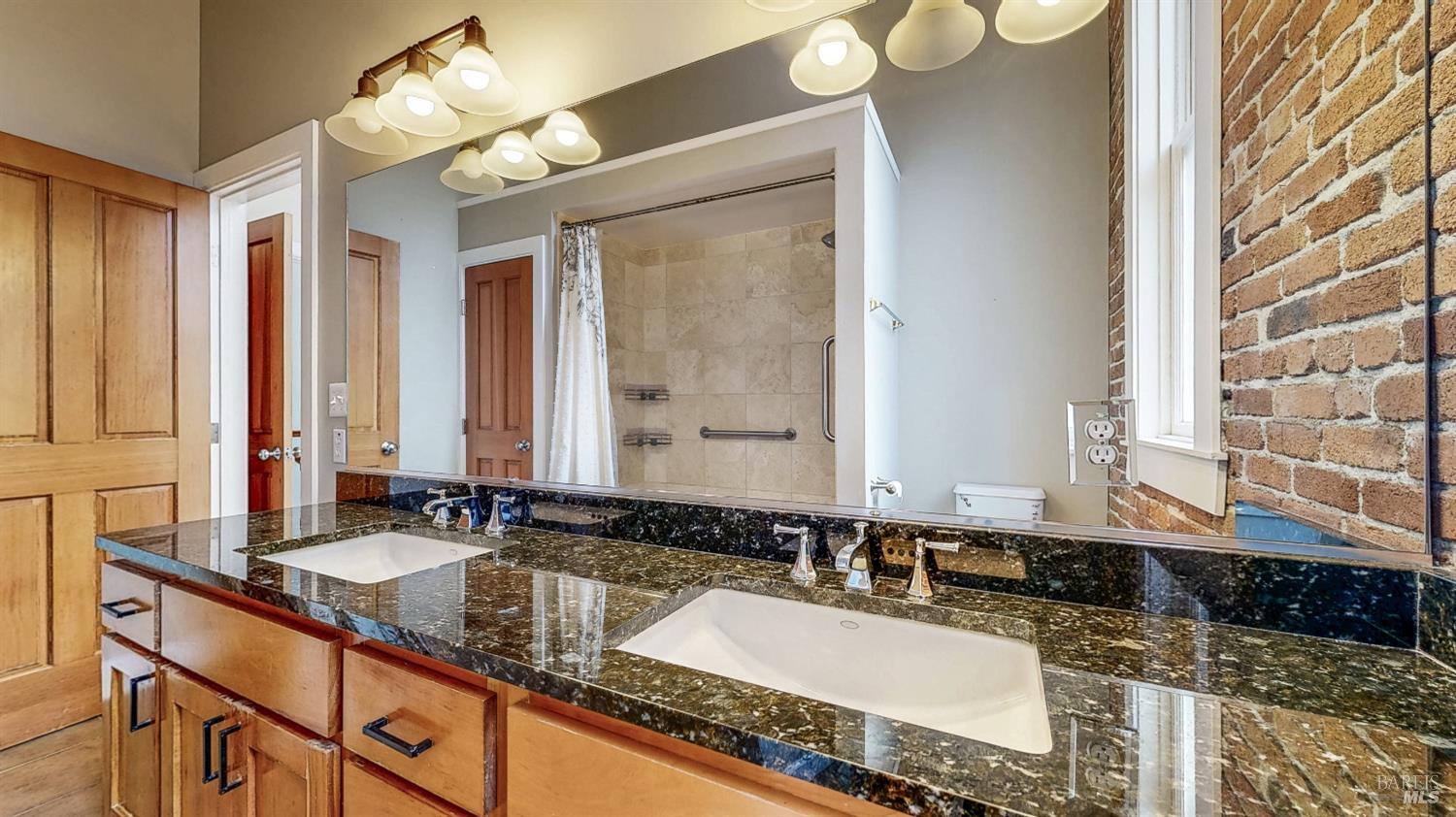 Detail Gallery Image 19 of 52 For 331 Keller St #11,  Petaluma,  CA 94952 - 2 Beds | 2/1 Baths