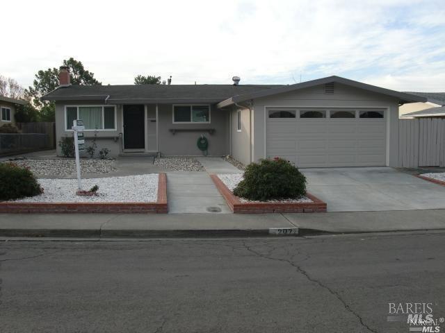Detail Gallery Image 1 of 4 For 207 Clark Dr, Vallejo,  CA 94591 - 3 Beds | 2 Baths