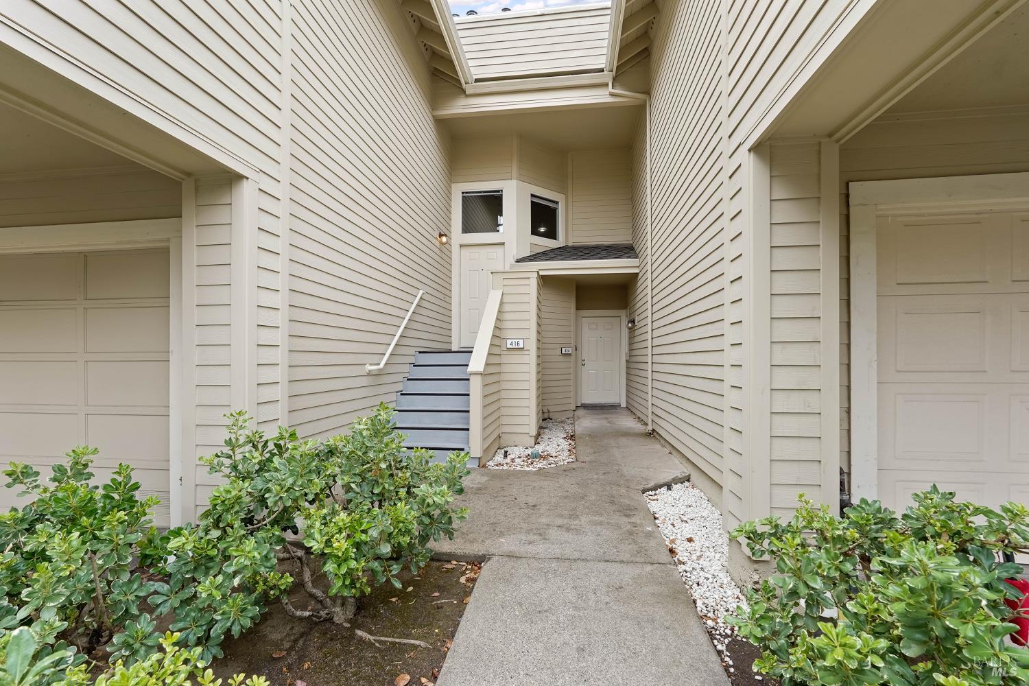 Detail Gallery Image 2 of 41 For 416 Lighthouse Ct, Hercules,  CA 94547 - 2 Beds | 2 Baths