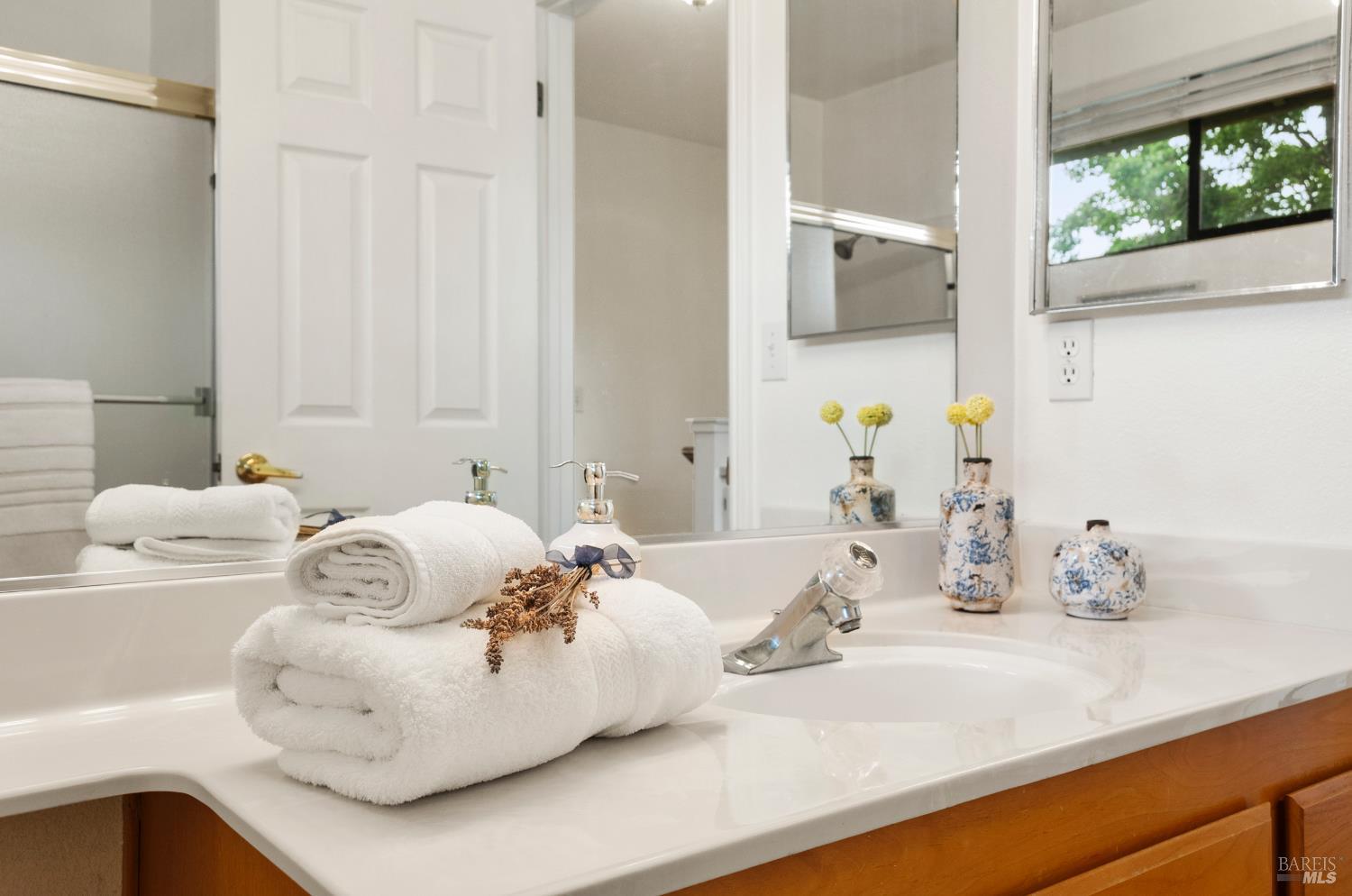 Detail Gallery Image 19 of 33 For 3202 Villa Ln, Napa,  CA 94558 - 2 Beds | 2/1 Baths