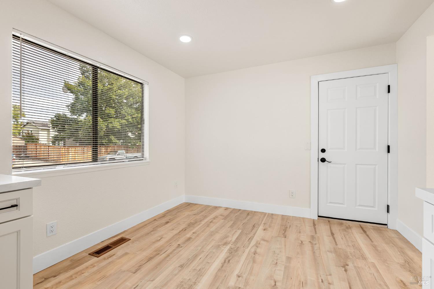 Detail Gallery Image 15 of 38 For 606 Saint Andrews Dr, Vacaville,  CA 95687 - 3 Beds | 1 Baths