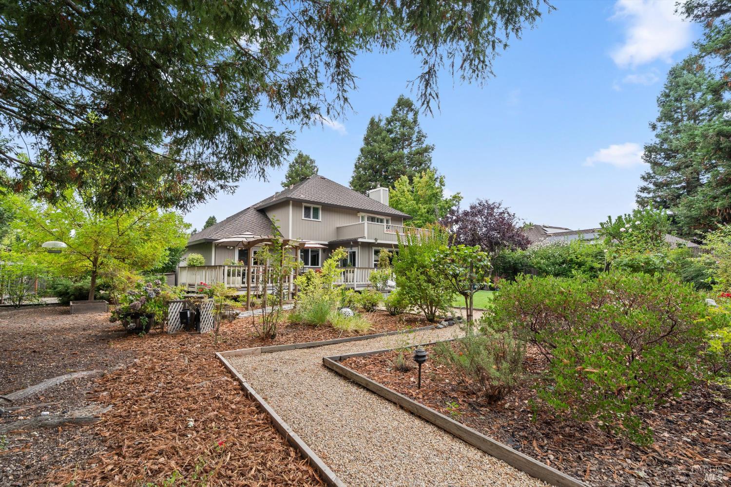 Detail Gallery Image 23 of 30 For 426 Secretariat Ct, Santa Rosa,  CA 95401 - 4 Beds | 2/1 Baths